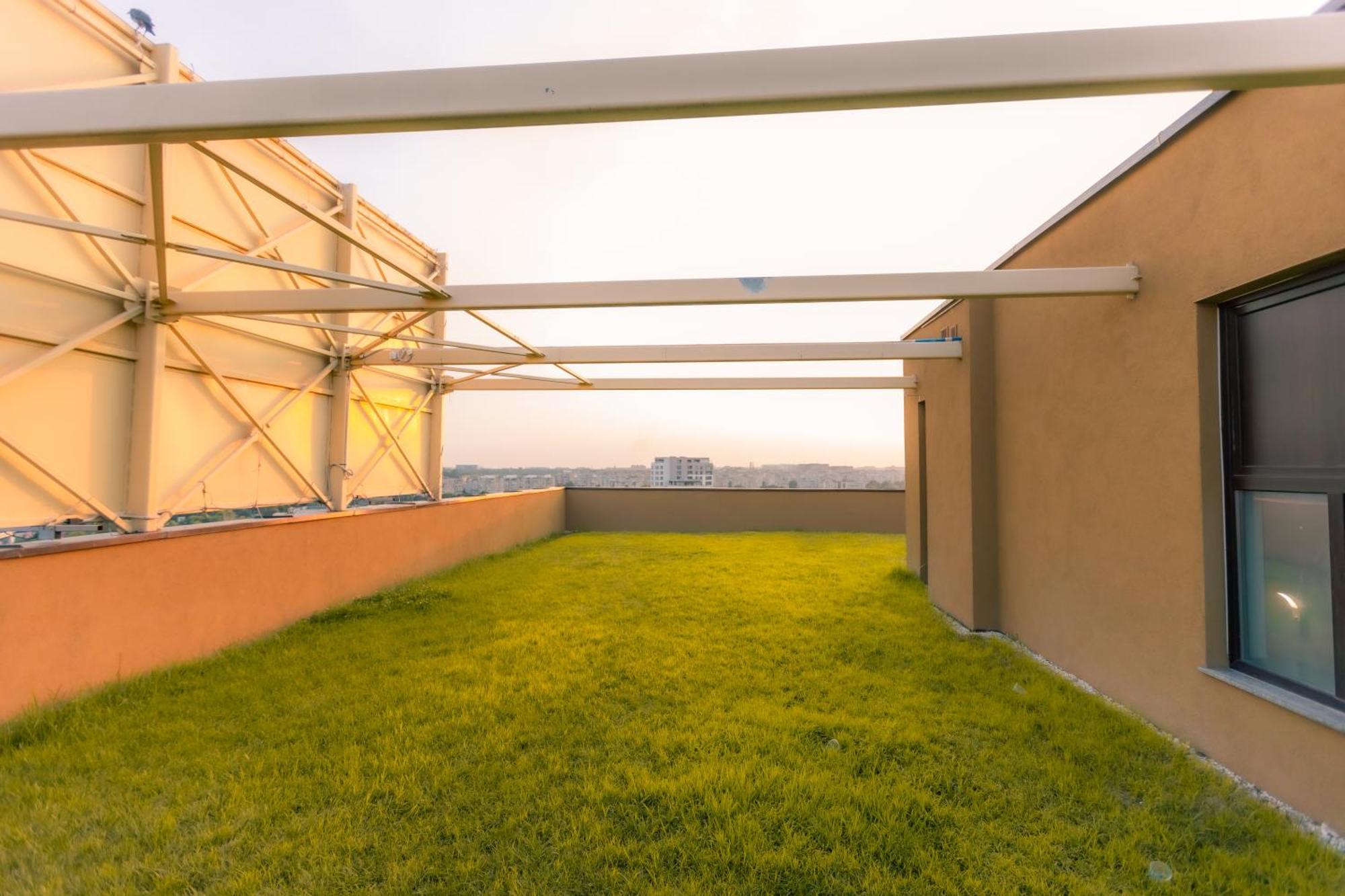 Sunset Apartment - Central Apt With Rooftop Garden Бухарест Екстер'єр фото